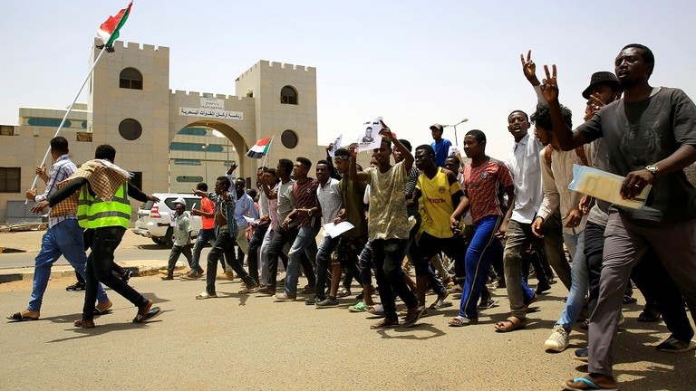 الشمس تشرق في السودان 