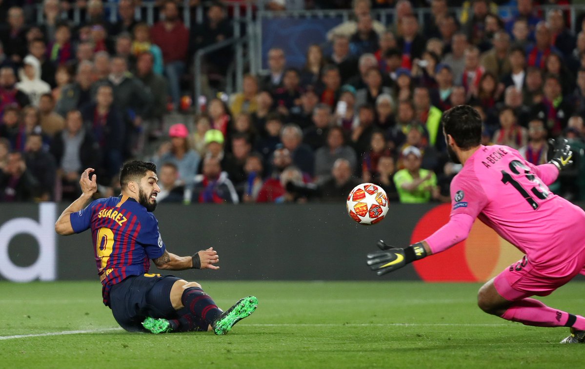 لويس سواريز لحظة تسجيل الهدف 