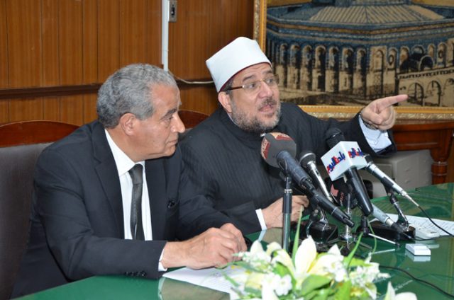 وزيرا الأوقاف والتموين خلال المؤتمر الصحفي وزيرا الأوقاف والتموين خلال المؤتمر الصحفي