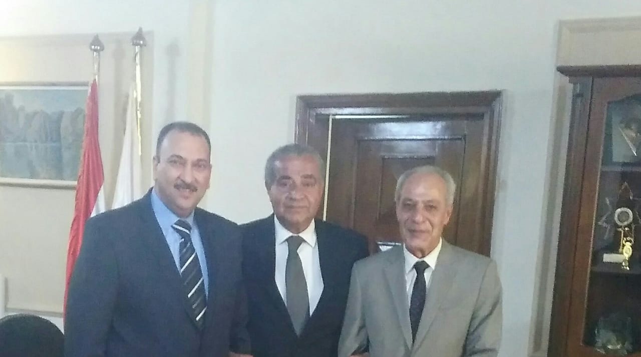 الدكتور على المصيلحي وزير التموين والتجارة الداخلية الدكتور على المصيلحي وزير التموين والتجارة الداخلية