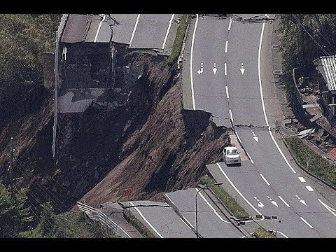 صورة لزلزال قوي ضرب اليابان العام الماضي