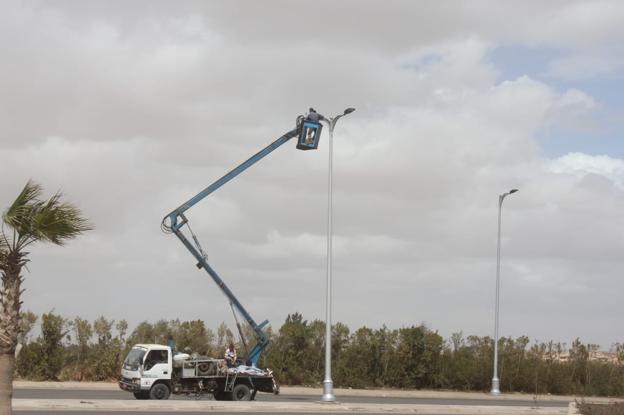 غيير كشافات الصوديوم بالسادس من اكتوبر 