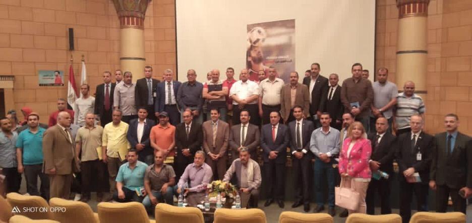 صورة من الندوة صورة من الندوة
