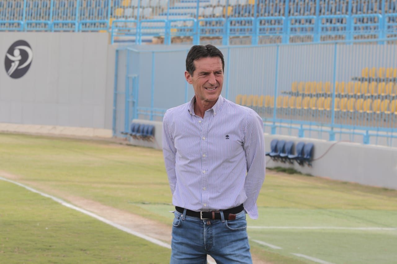  المدرب البلجيكي سيدومير يانيفسكي