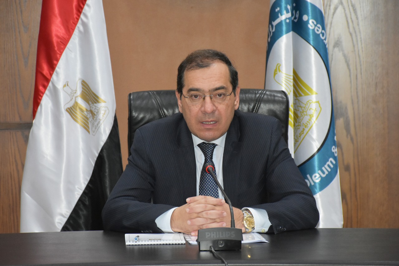 وزير البترول خلال الاجتماع وزير البترول خلال الاجتماع