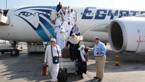 مصر للطيران تنقل المعتمرين - صورة أرشيفية مصر للطيران تنقل المعتمرين - صورة أرشيفية