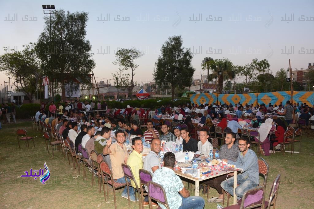 نائب رئيس جامعة أسيوط يشارك أبناء الجامعة حفل الإفطار نائب رئيس جامعة أسيوط يشارك أبناء الجامعة حفل الإفطار