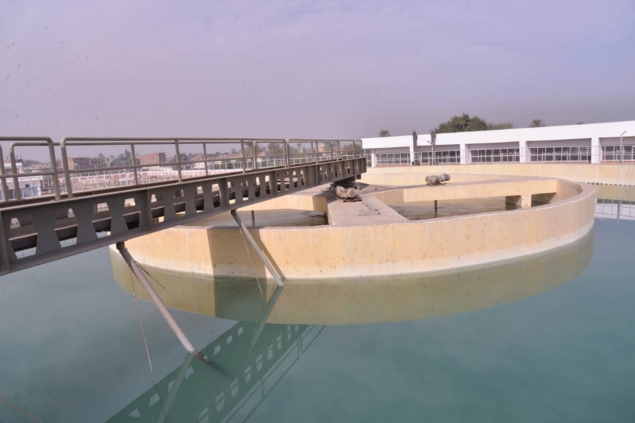 محافظ أسيوط: بدء ضخ المياه لشبكات محطة مياه المرشحة بـ ديروط