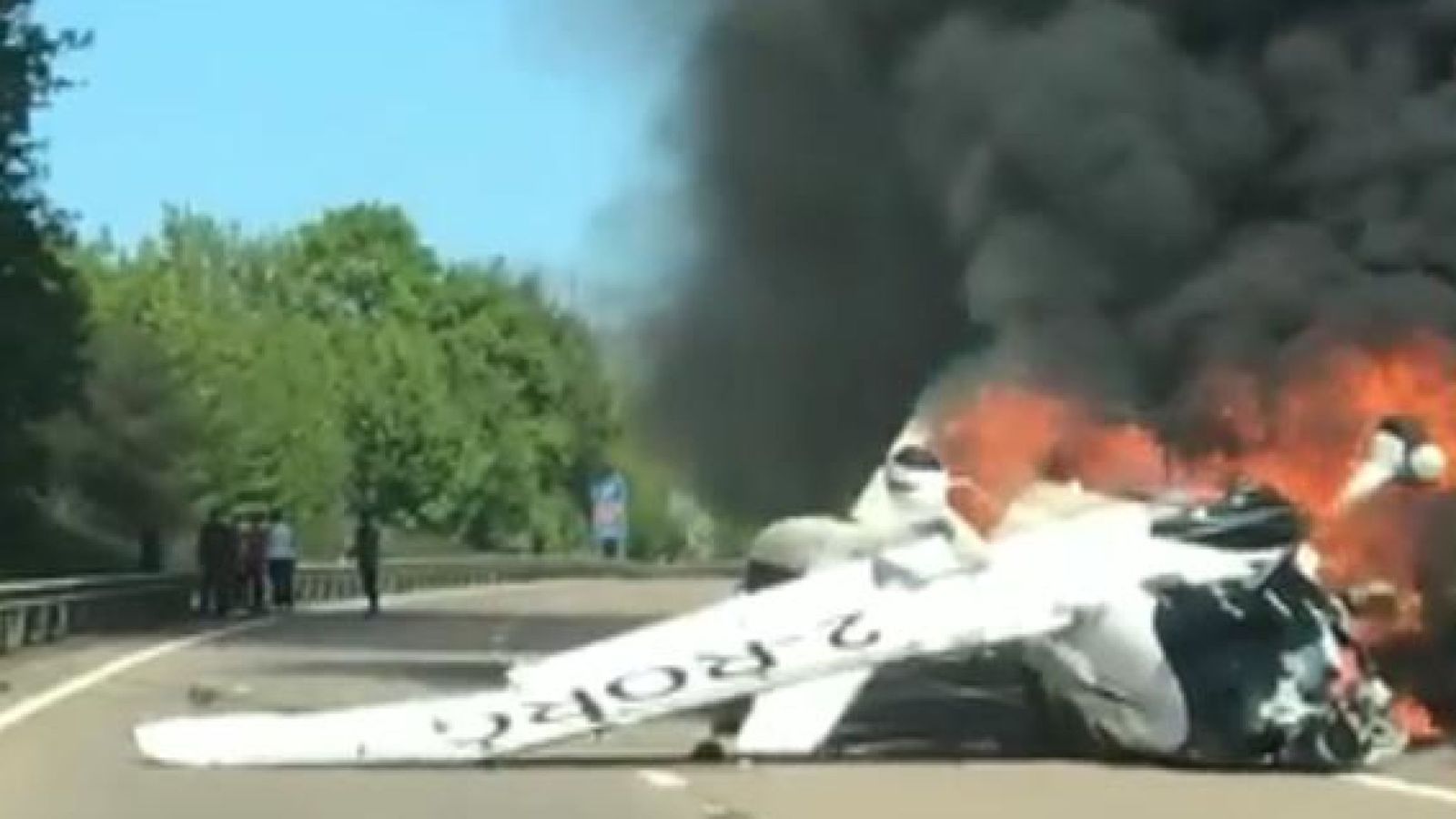 الطريق أيه 40 تم وقفه  بالكامل