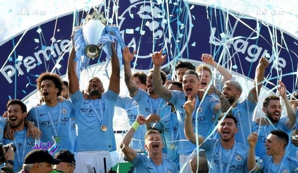 إحتفالات جنونية من لاعبو مانشستر سيتي بعد التتويج لقب الدوري