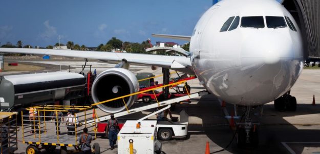 الشحن الجوي - صورة أرشيفية 