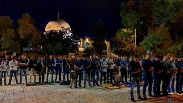 المصلون بالمسجد الأقصى - أرشيفية المصلون بالمسجد الأقصى - أرشيفية