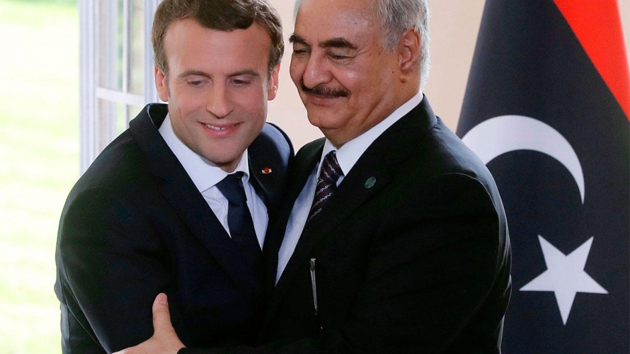 الرئيس الفرنسي وقائد الجيش الوطني الليبي 