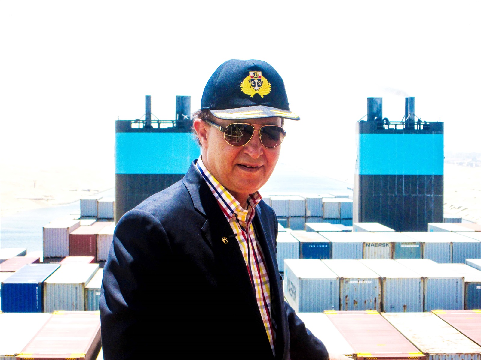 الفريق مُهاب مميش: قناة السويس تسجل رقم قياسي بعبور 66 سفينة الفريق مُهاب مميش: قناة السويس تسجل رقم قياسي بعبور 66 سفينة