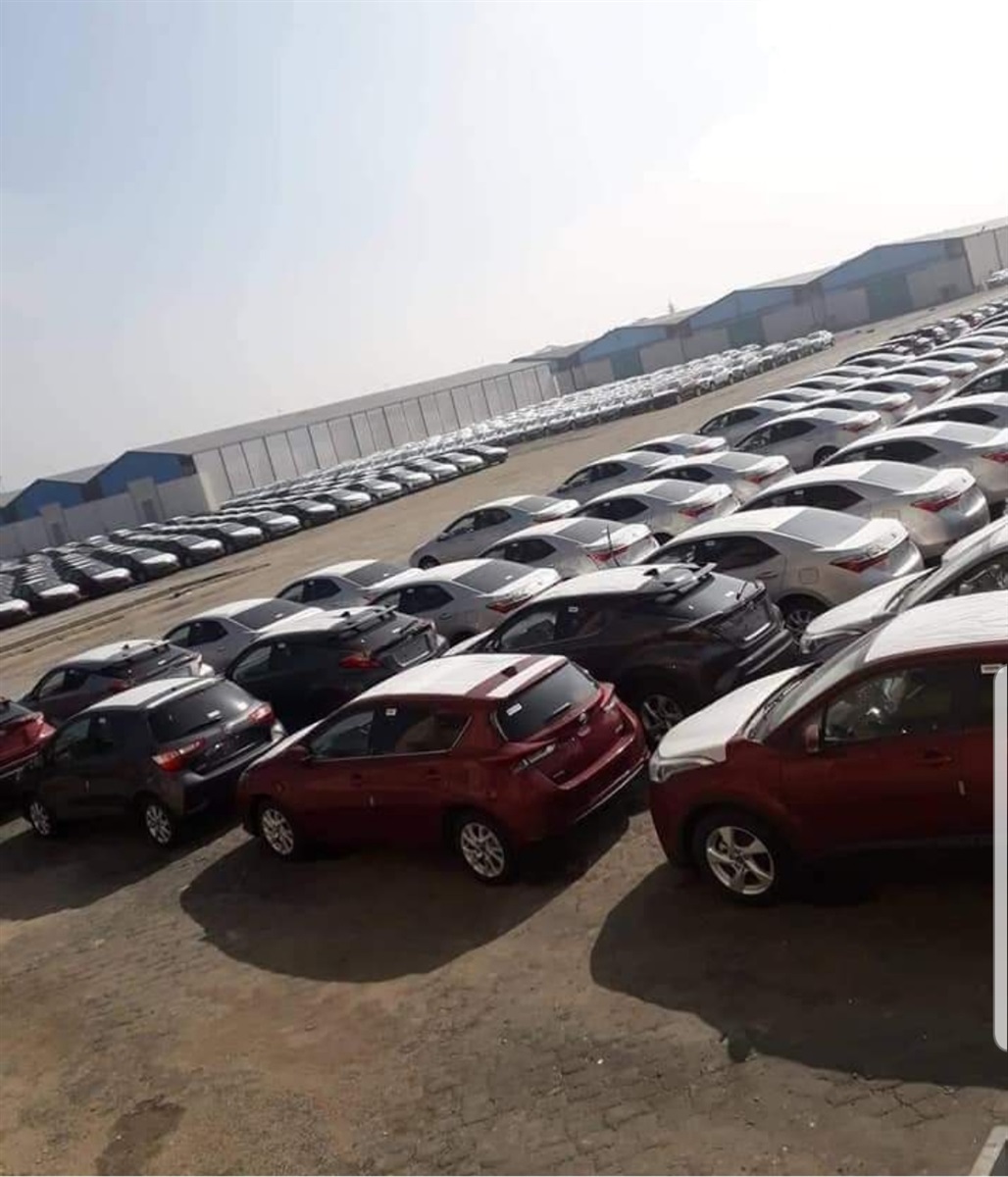 مجموعة من السيارات