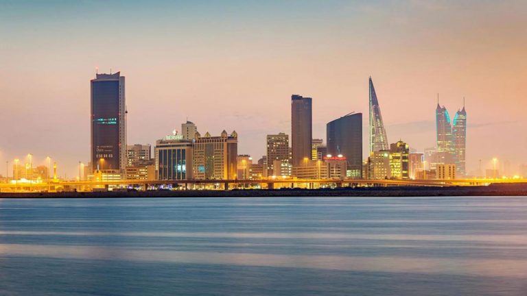 ضربة موجعة لبنوك قطر وتراجع جديد في سوق العقارات ضربة موجعة لبنوك قطر وتراجع جديد في سوق العقارات
