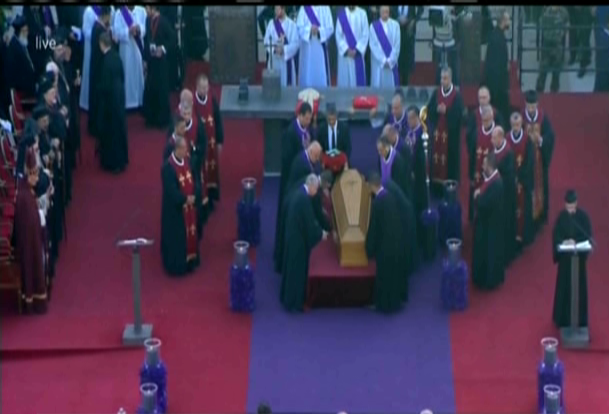 تشيع البطريرك الماروني السابق بطرس الصفير