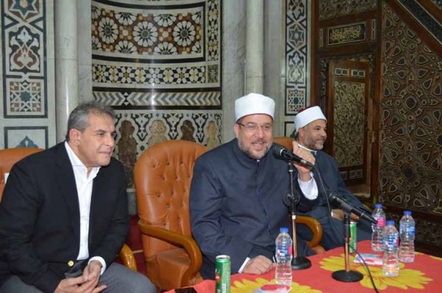 وزير الأوقاف والنائب طاهر أبو زيد بمسجد الخازندار 