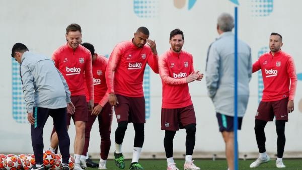 لاعبو برشلونة لاعبو برشلونة