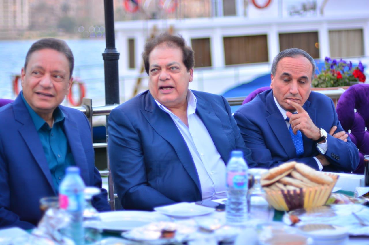 كرم جبر بصحبة رجل الأعمال محمد أبو العينين