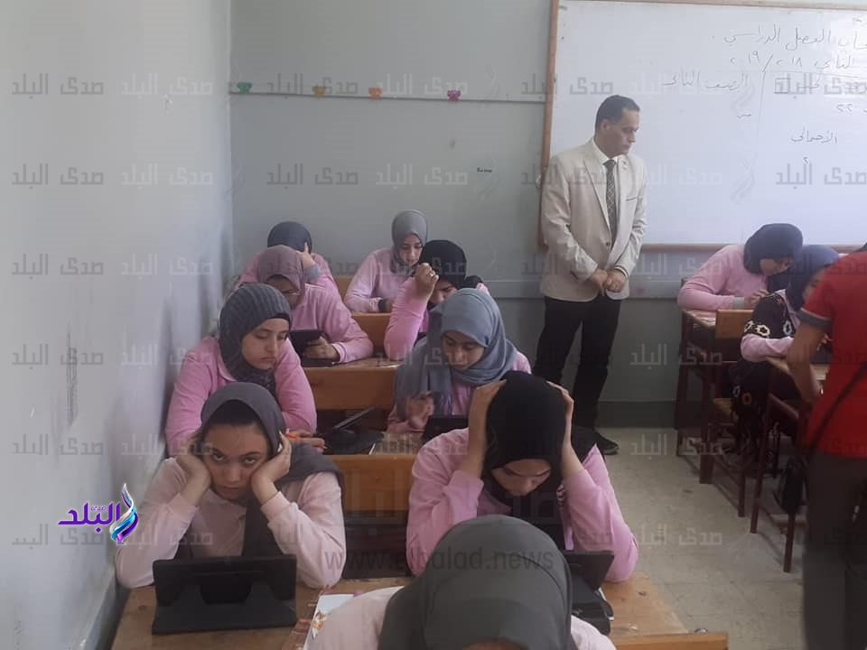 امتحانات الصف الاول الثانوى