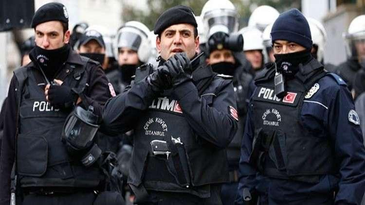 تركيا تأمر باعتقال 249 من موظفي وزارة الخارجية