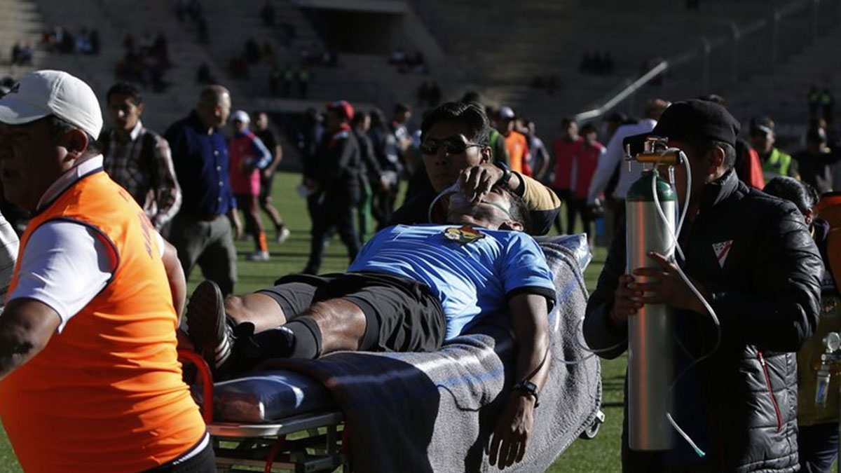 وفاة حكم مباراة 