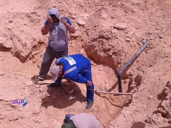 تعديات علي خط مياه الشرب الرئيسى بمطروح تعديات علي خط مياه الشرب الرئيسى بمطروح