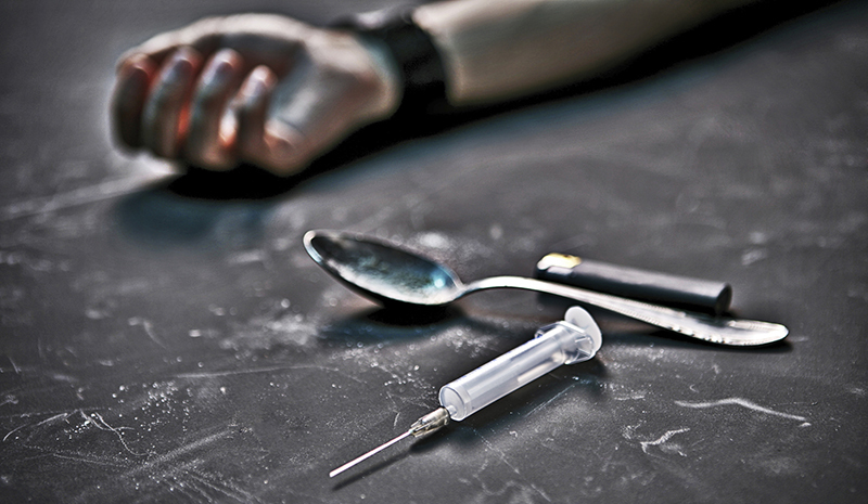 حقنة - هيروين - جثة 