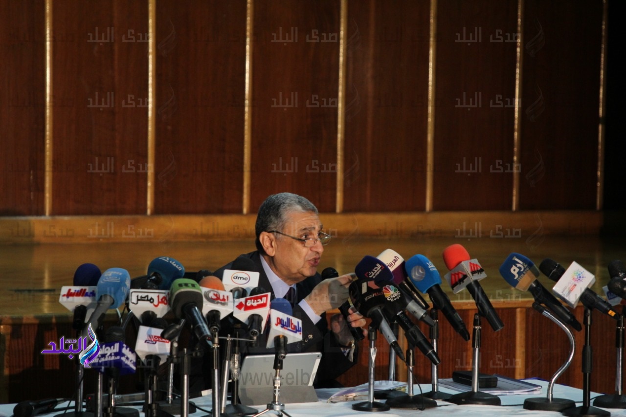 الدكتور محمد شاكر وزير الكهرباء الدكتور محمد شاكر وزير الكهرباء