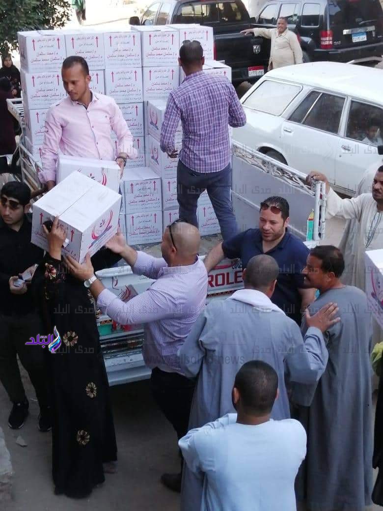 توزيع 25 ألف كرتونة رمضانية في قرى أسيوط