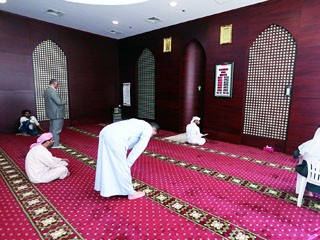 وفاة مصلى ساجدا