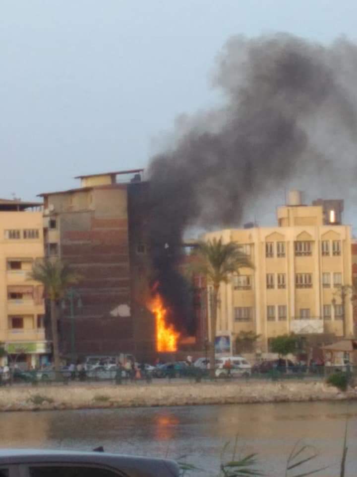 السيطرة علي حريق هائل بالمعهد الدينى بدمياط السيطرة علي حريق هائل بالمعهد الدينى بدمياط