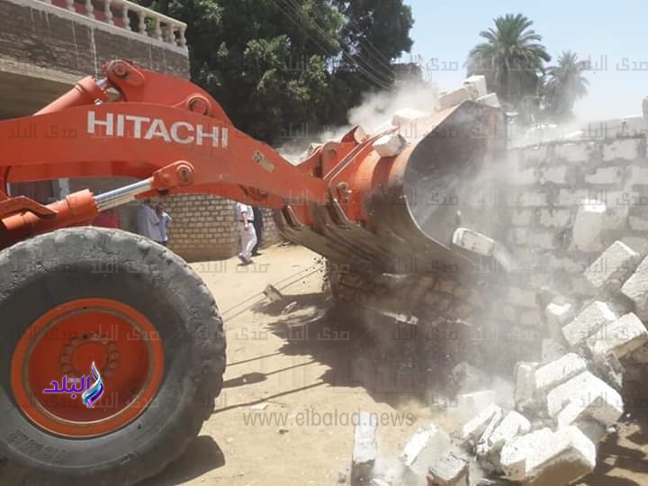 تنفيذ ٤ قرارات إزالة تعديات بدون ترخيص بمدينة الأقصر..صور تنفيذ ٤ قرارات إزالة تعديات بدون ترخيص بمدينة الأقصر..صور