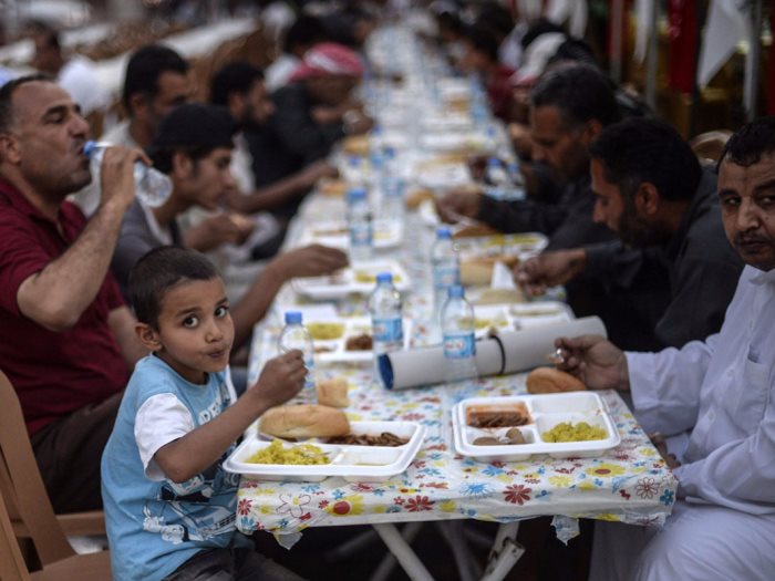 رمضان موطن لاجتماع الناس