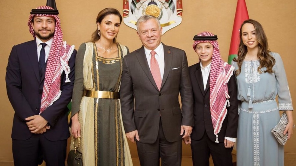 ديانا حداد مع الملك عبدالله والعائلة المالكة 