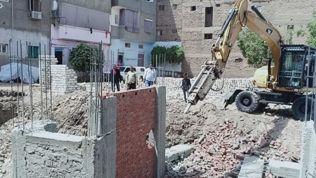 محافظ أسيوط: حملات إزالة فورية لأعمال بناء مخالف بحي غرب محافظ أسيوط: حملات إزالة فورية لأعمال بناء مخالف بحي غرب