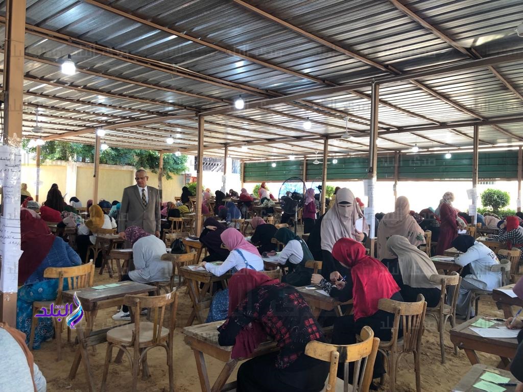 امتحانات اقتصاد منزلي بالأزهر بالمخيمات