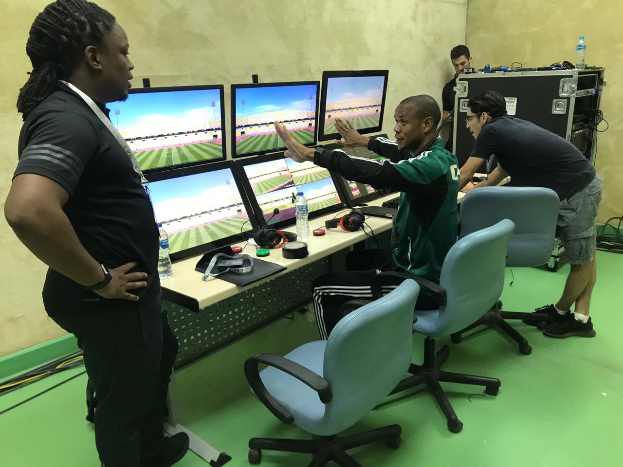 المسئولون عن تقنية الفيديو الـ var  المسئولون عن تقنية الفيديو الـ var