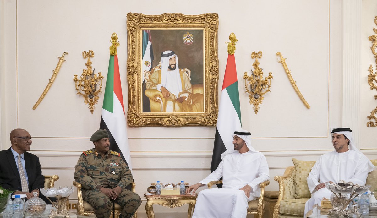 محمد بن زايد وعبد الفتاح البرهان