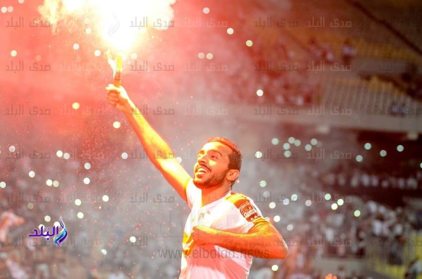 محمود كهربا يحتفل بالفوز بكأس الكونفدرالية محمود كهربا يحتفل بالفوز بكأس الكونفدرالية