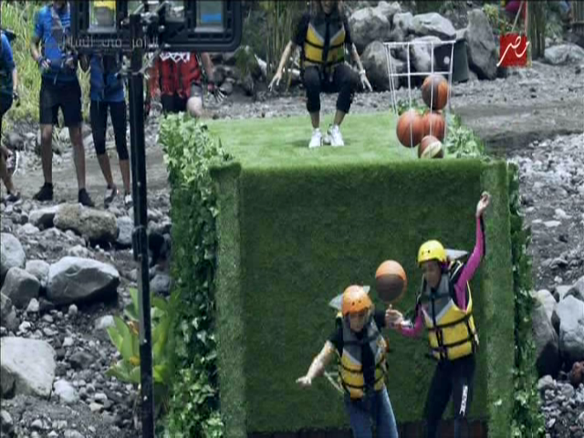 لحظة سقوط ندى بسيونى من أعلى كوبري رامز في الشلال