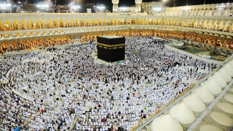 السعودية تطلق برنامج خدمة ضيوف الرحمن لـ الحج والعمرة السعودية تطلق برنامج خدمة ضيوف الرحمن لـ الحج والعمرة