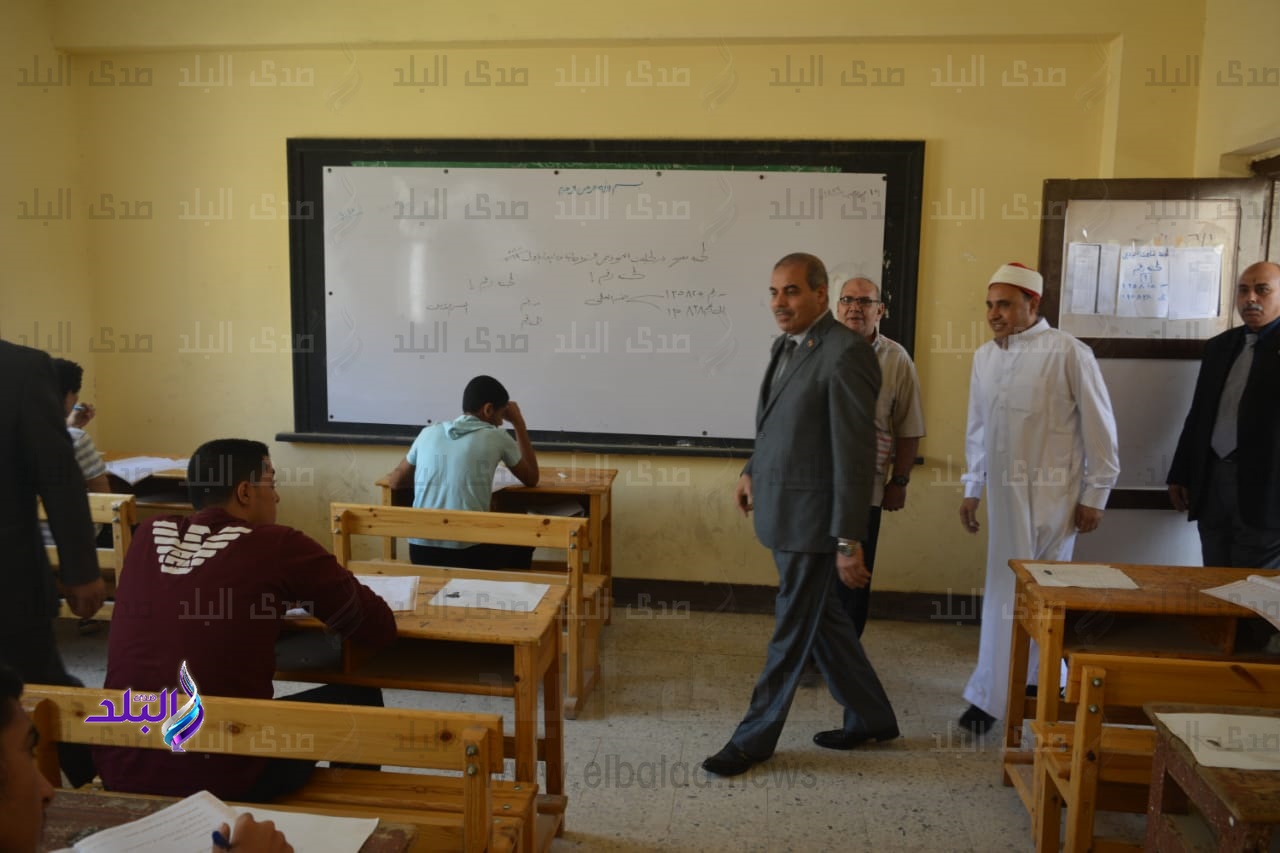 رئيس جامعة الأزهر يتفقد امتحانات الثانوية الأزهرية بمعهدطلعت رئيس جامعة الأزهر يتفقد امتحانات الثانوية الأزهرية بمعهدطلعت