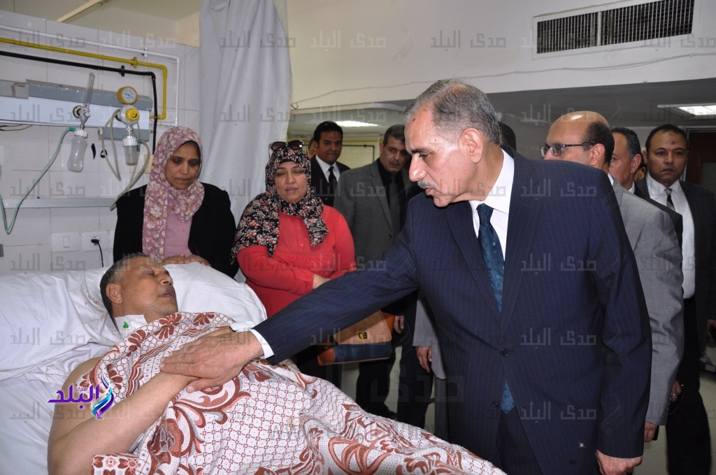 محافظ أسيوط يزور مدير مباحث المديرية بالمستشفى الجامعي محافظ أسيوط يزور مدير مباحث المديرية بالمستشفى الجامعي
