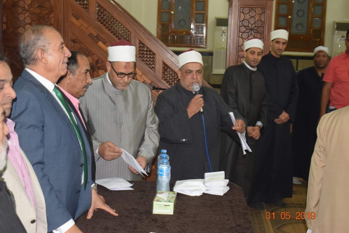 عبد الله يكرم حفظة القرآن الكريم بمسجد الميناء بالغردقة عبد الله يكرم حفظة القرآن الكريم بمسجد الميناء بالغردقة
