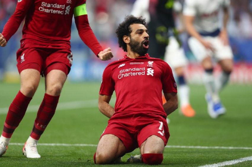 محمد صلاح أثناء الاحتفال بدوري أبطال أوروبا محمد صلاح أثناء الاحتفال بدوري أبطال أوروبا
