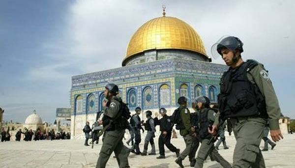 اقتحام ساحات الأقصى
