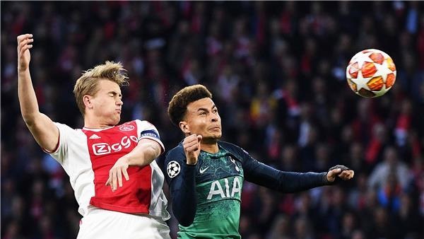 ماتياس دي ليخت