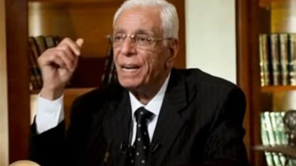 الدكتور حسام موافي، أستاذ طب الحالات الحرجة بقصر العيني
